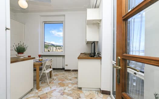 Il Paradiso sopra il Mare: Esclusivo Appartamento di Lusso in Villa Liberty a Genova Pegli