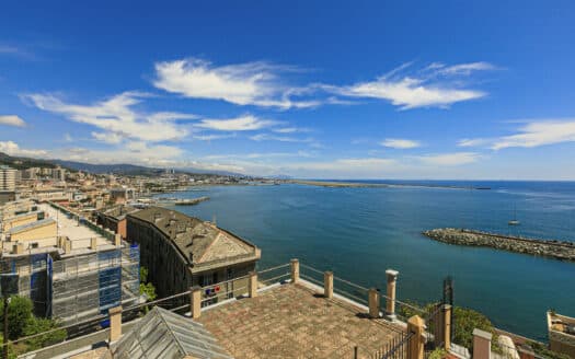 Il Paradiso sopra il Mare: Esclusivo Appartamento di Lusso in Villa Liberty a Genova Pegli