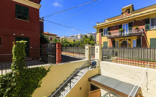 Il Paradiso sopra il Mare: Esclusivo Appartamento di Lusso in Villa Liberty a Genova Pegli