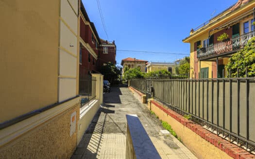 Il Paradiso sopra il Mare: Esclusivo Appartamento di Lusso in Villa Liberty a Genova Pegli
